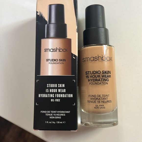 Smashbox Studio Skin Foundation - Natural Beige - Picture 1 of 8